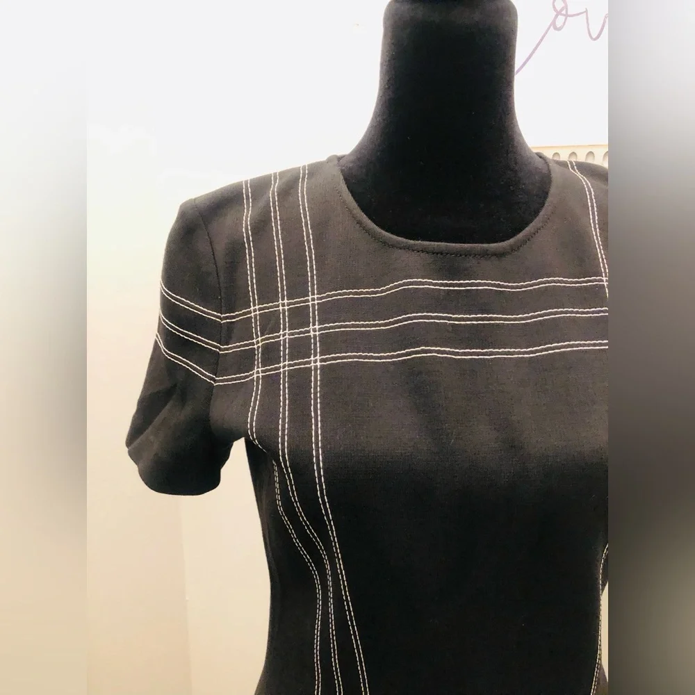 ST JOHN Milano Knit Cocktail dress. - Picture 3 of 11